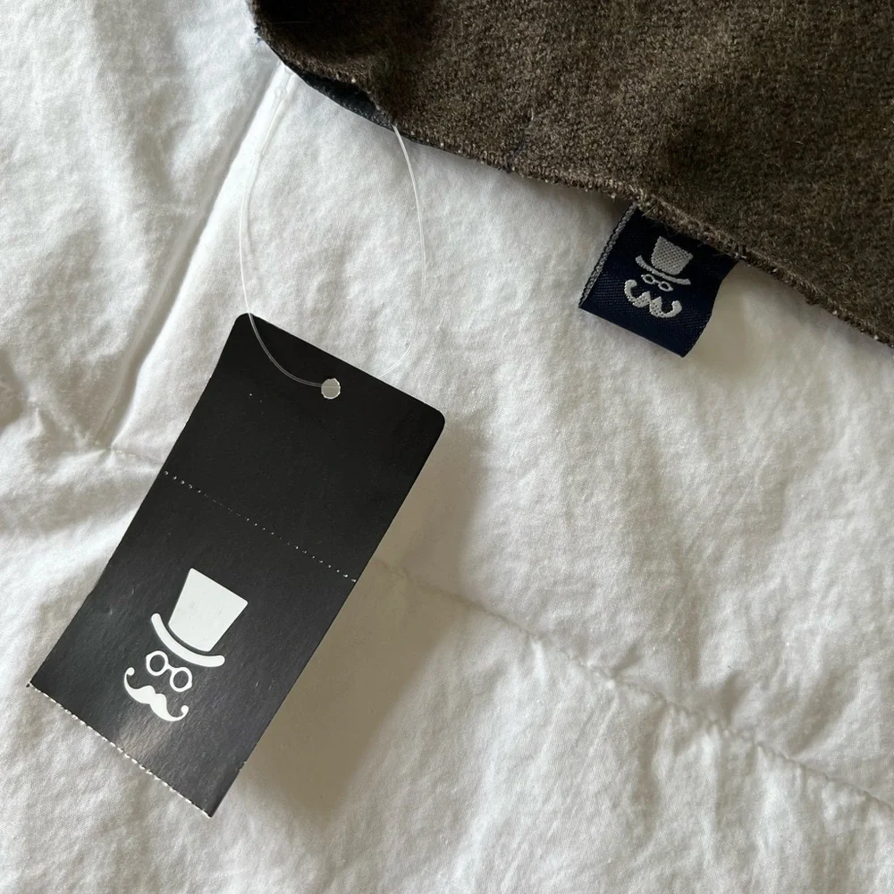 Prince Bowtie | Männergrippe | Men’s Scarf Muffler 71” x 12.5” | Gray Black.